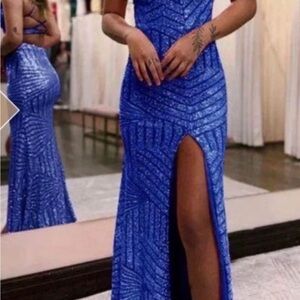 Elegant Blue Evening Gown